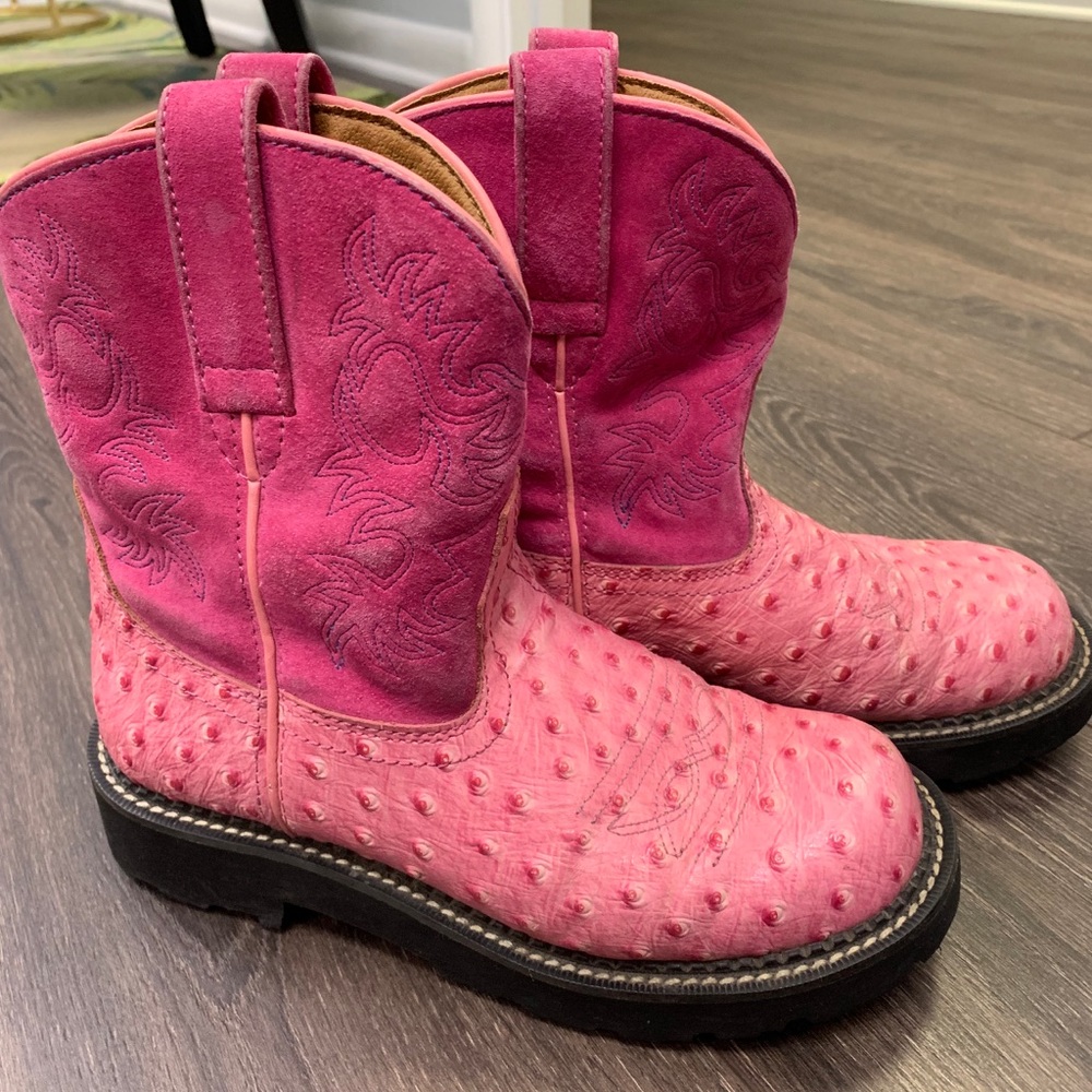 Pink ostrich Fat Baby Ariat boots size 6.5
